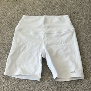 alo yoga shorts
